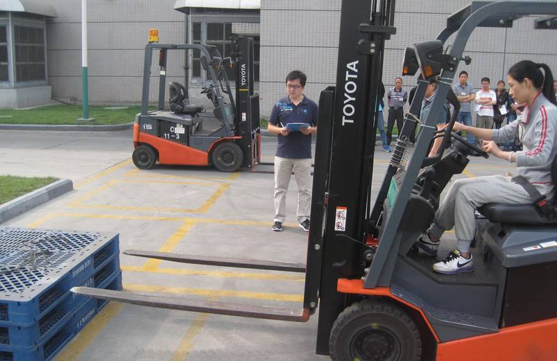 中環學校 焊工培訓畢業照