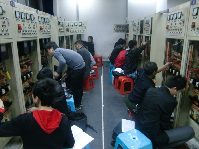 中環學校 焊工辦理畢業照